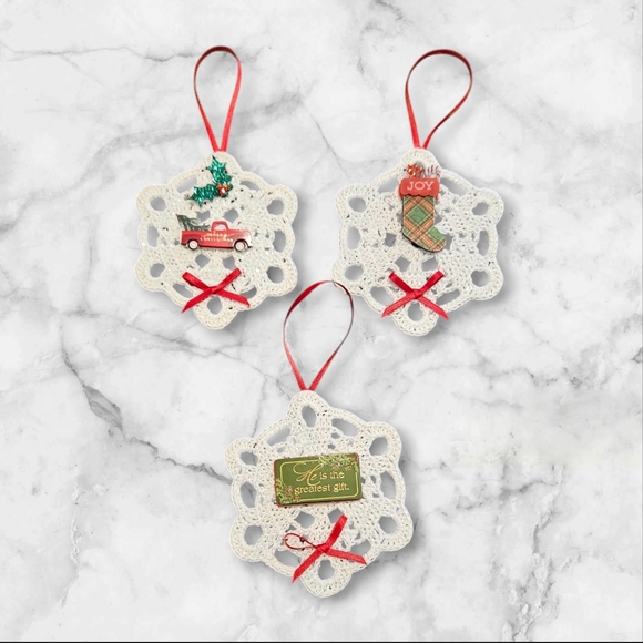 Ornaments Crochet Doily Wreaths Set of 3, Christmas Stocking, Vintage Truck, - Picture 4 of 9